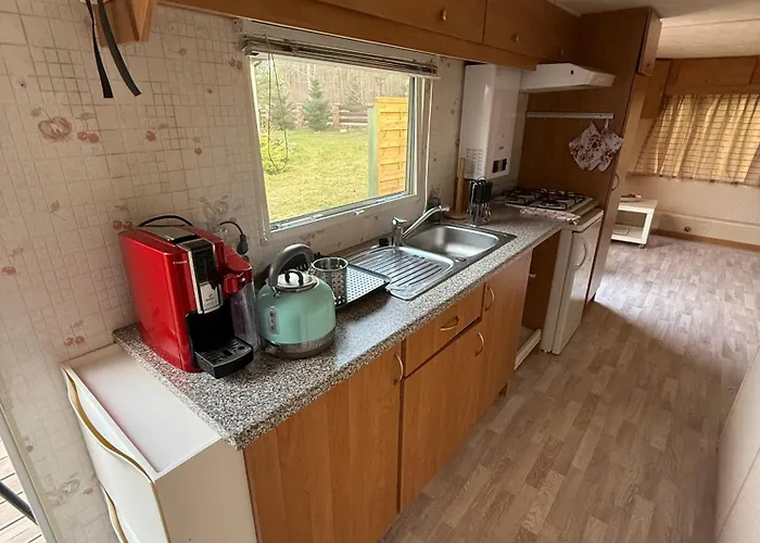 Nad Rozlewiskiem キャンプ場 *