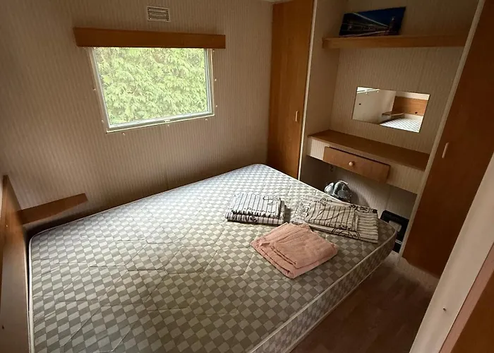 キャンプ場 Nad Rozlewiskiem Klotyldzin